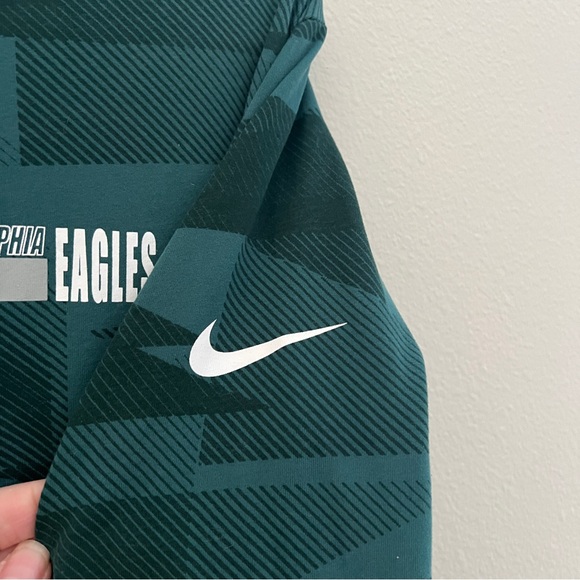 Philadelphia Eagles NFL Hooded Shirt Men’s L Green Long Sleeve Lightweight - Picture 4 of 7